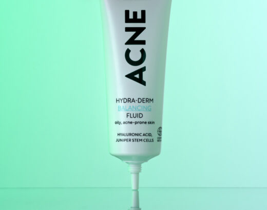What does hyaluronic acid do for acne?